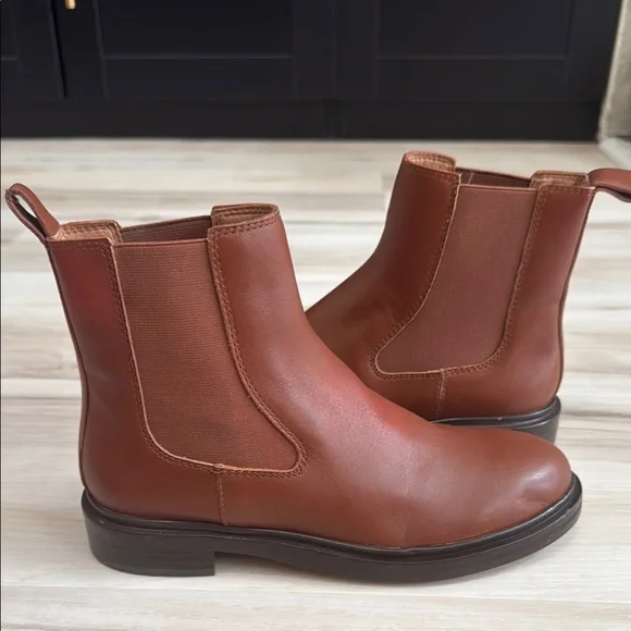 Madewell Chelsea Boots - Picture 1 of 8